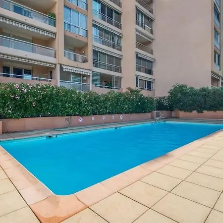 Mer Et Plage Yourhosthelper 2 Etoiles Cannes Exterior foto